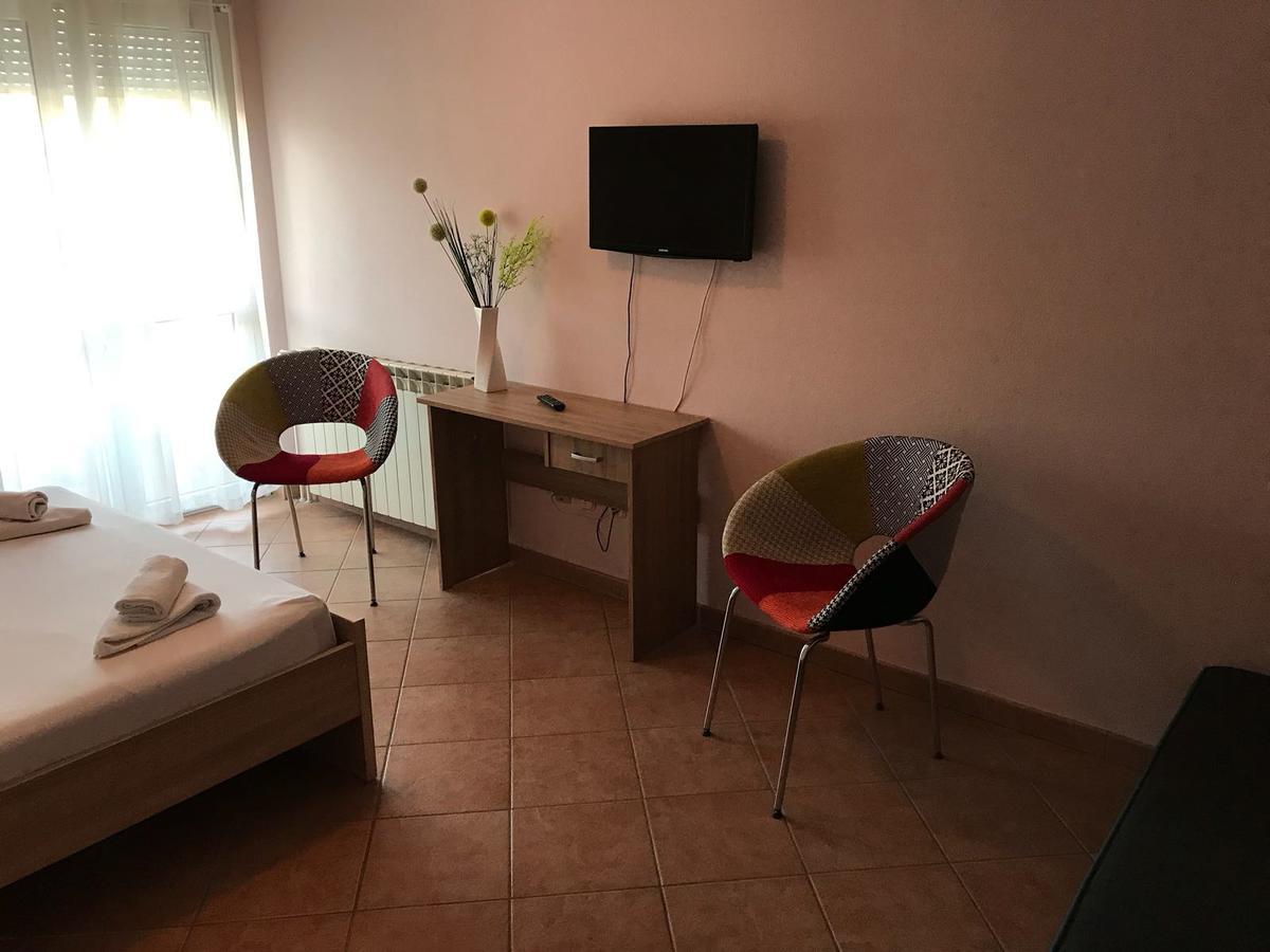 Guest House Ivo Stobrec Ngoại thất bức ảnh