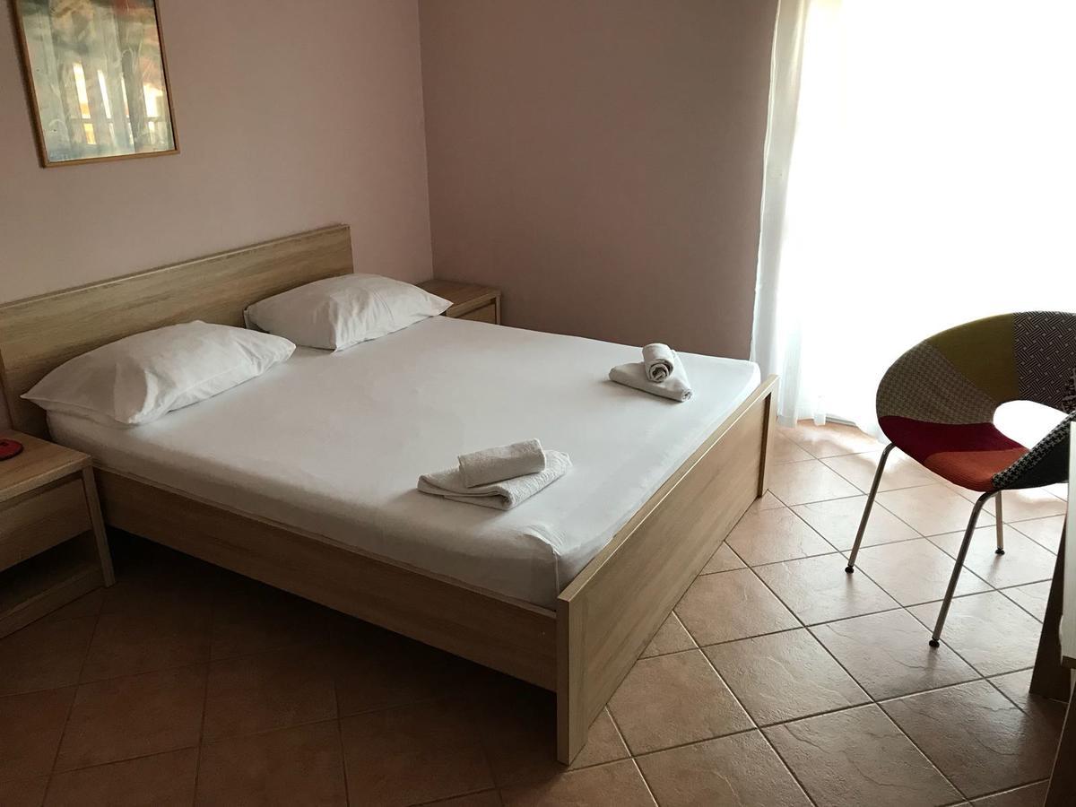 Guest House Ivo Stobrec Ngoại thất bức ảnh